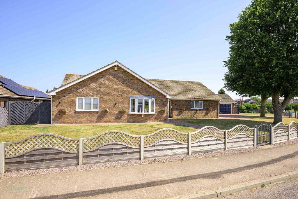 Property photo 1 of 47