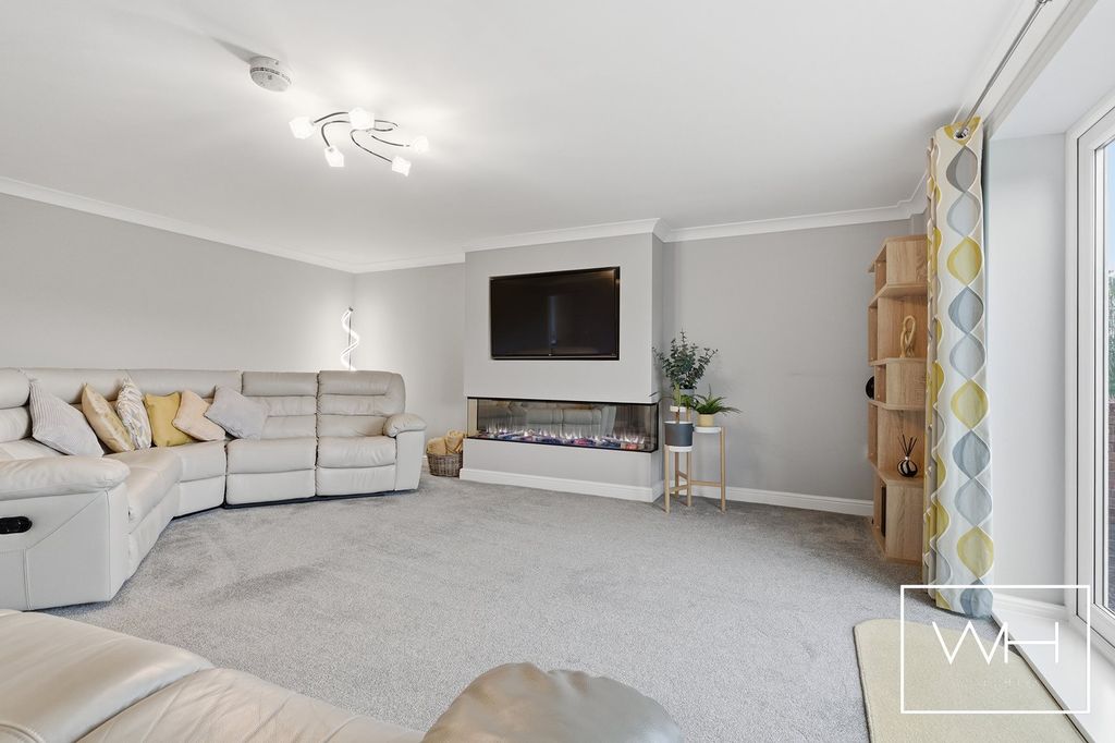 Property photo 3 of 20 12 Windgate Hill, Conisbrough 09