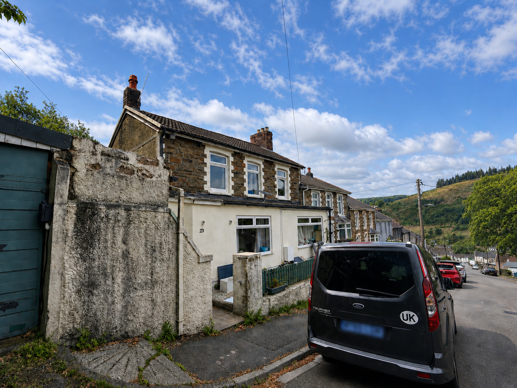 Property photo 2 of 33