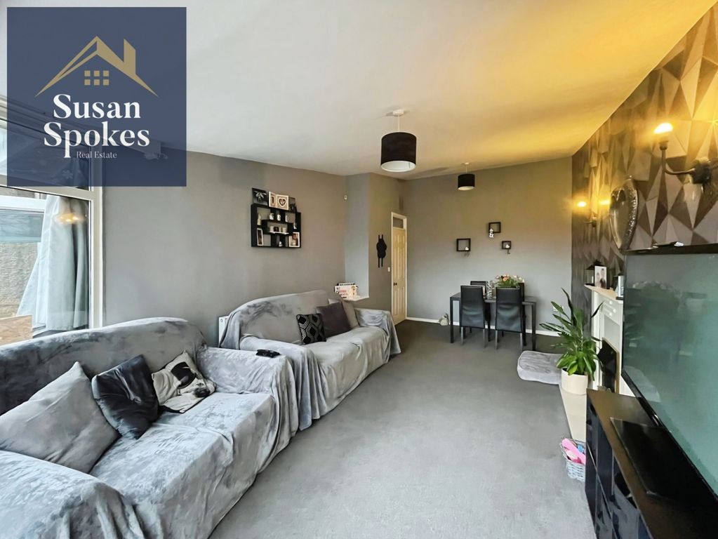 Property photo 3 of 18 Pbox-Img.Jpeg