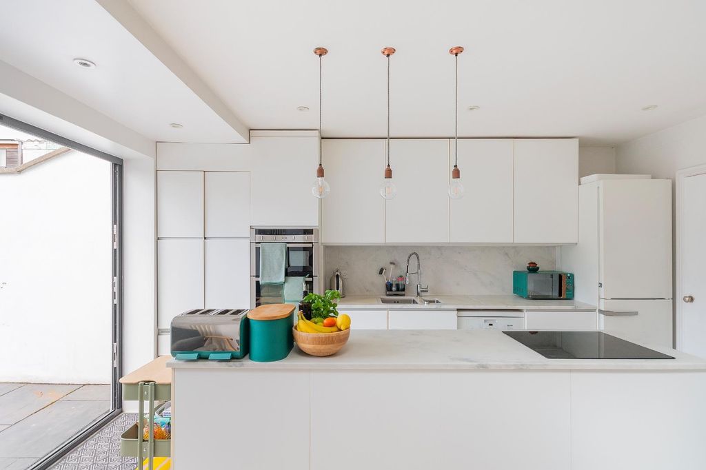 Property photo 3 of 37 8C9Sbr - Kitchen Diner C.Jpg