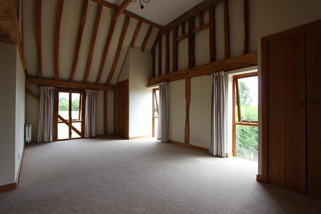 Property photo 3 of 8 Bedroom