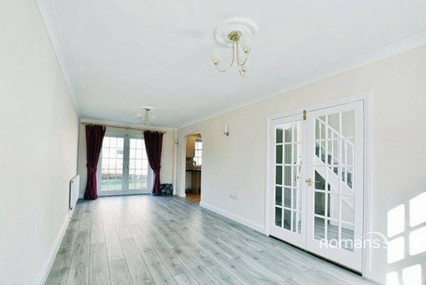 Property photo 2 of 11 Pbox-Img.Jpg