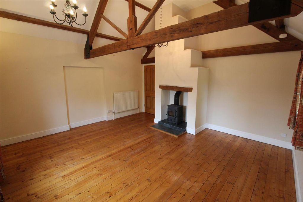 Property photo 2 of 10 Sitting Room