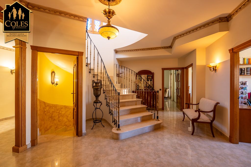 Property photo 3 of 53