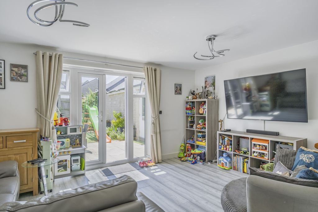 Property photo 3 of 16 Dsc_1955Hdr-Edit