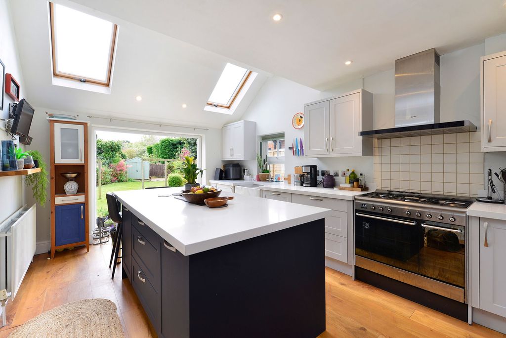 Property photo 2 of 17 Kitchen