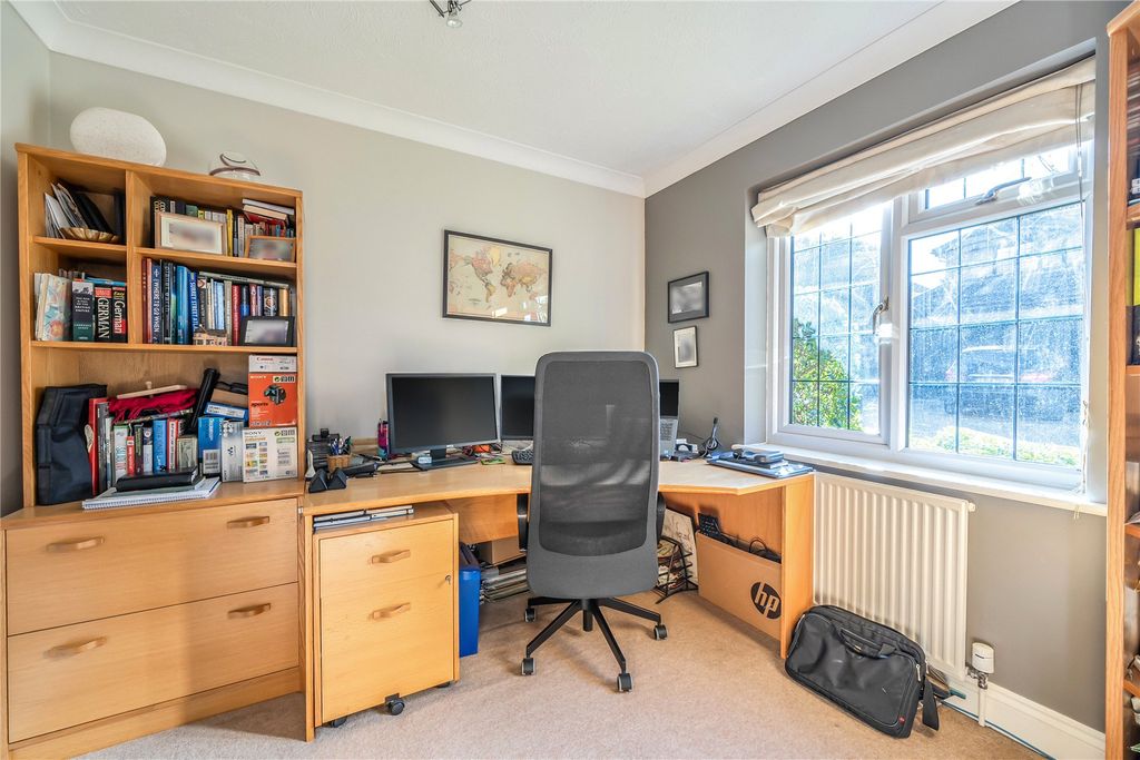 Additional image 10 of 4 bed detached house for saleLightwater GU18