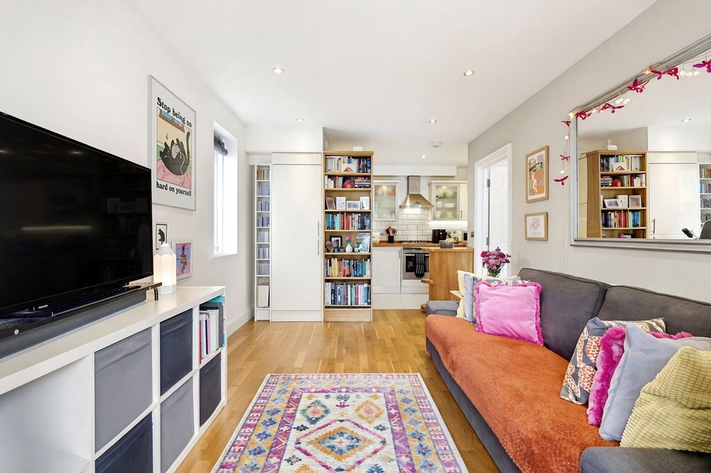 Property photo 2 of 9