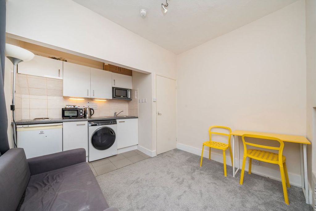 Property photo 3 of 5