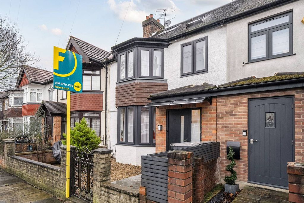 Property photo 3 of 17