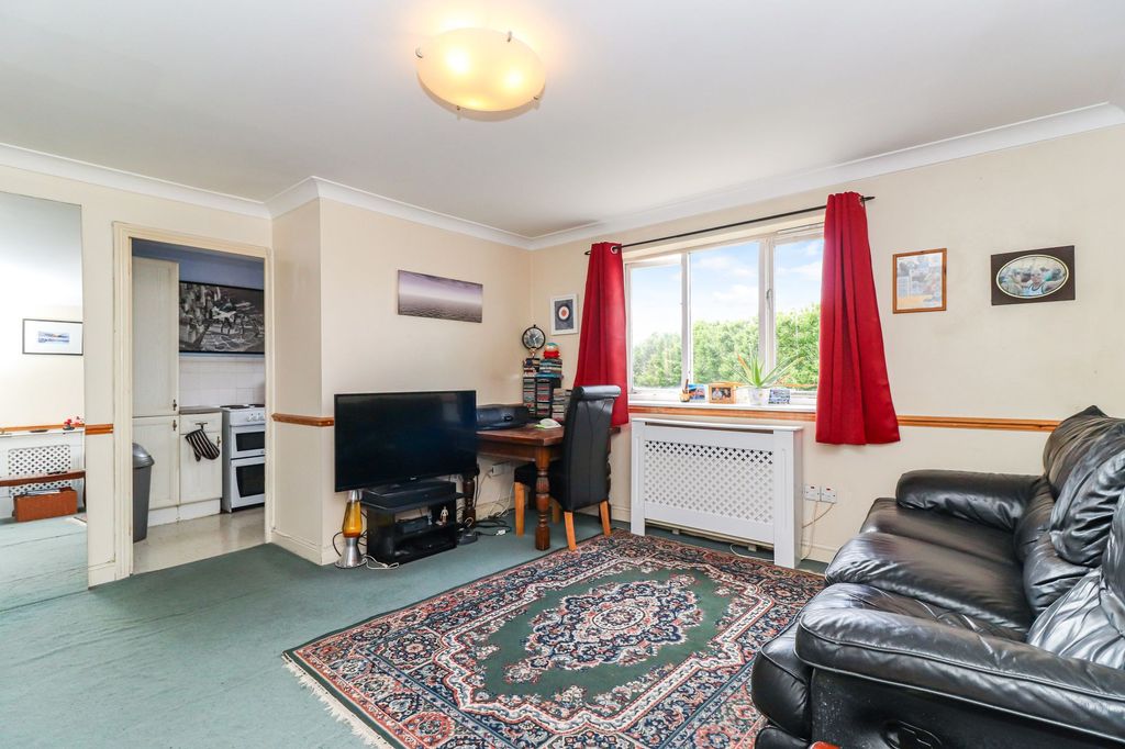 Property photo 3 of 12