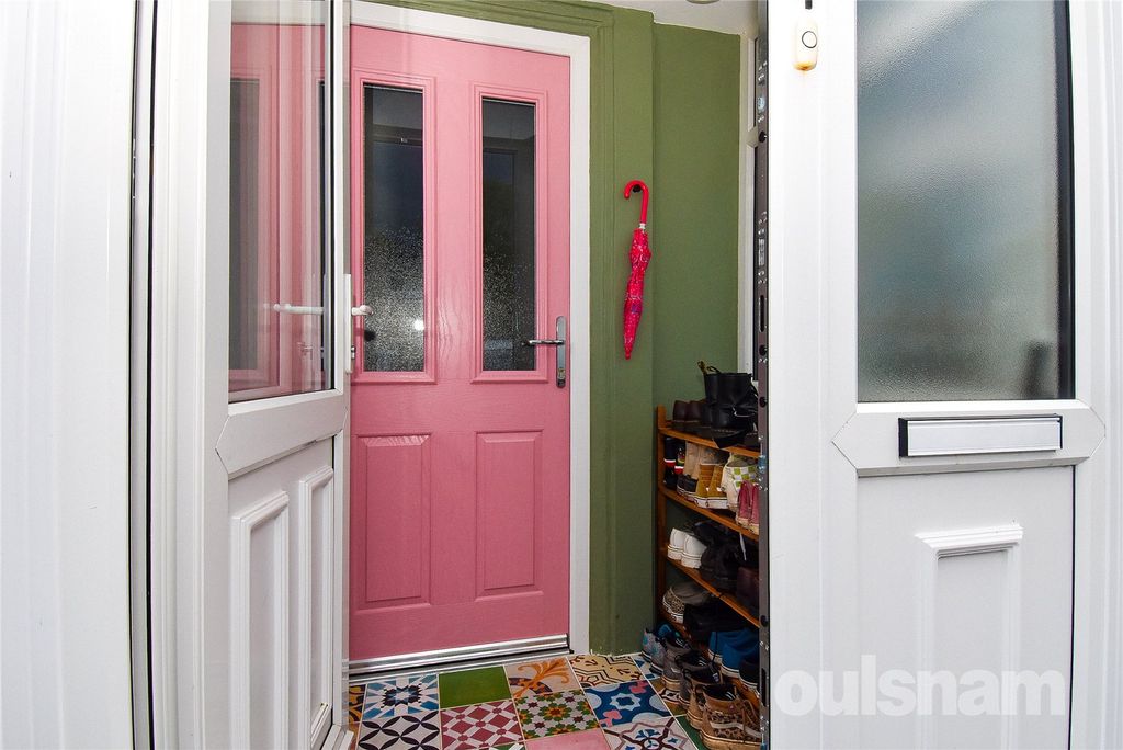 Property photo 2 of 27 Picture No. 32