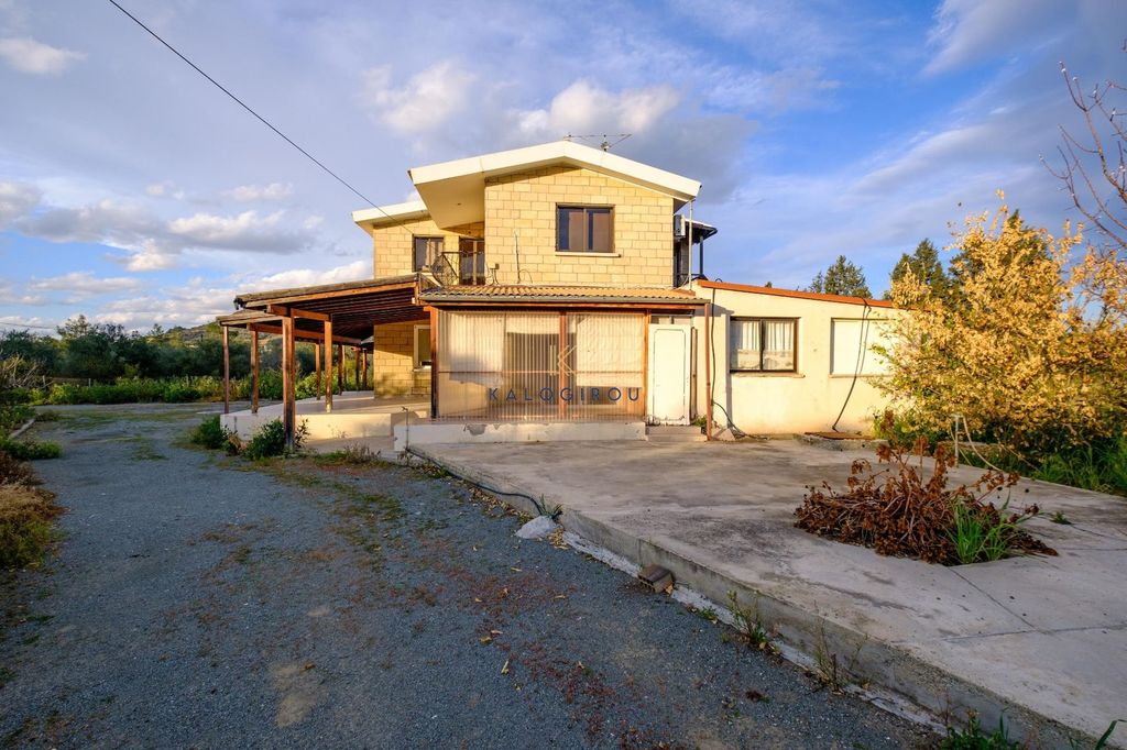 Property photo 2 of 23