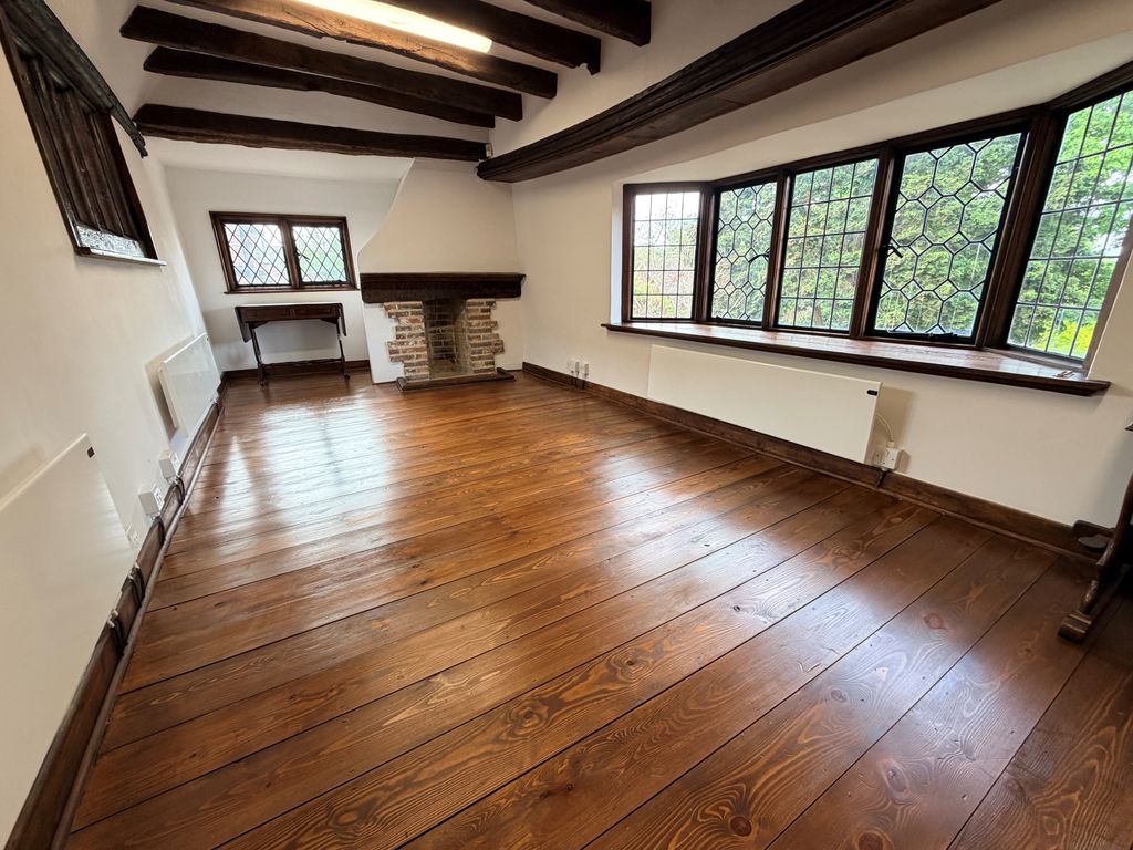Property photo 2 of 5 001