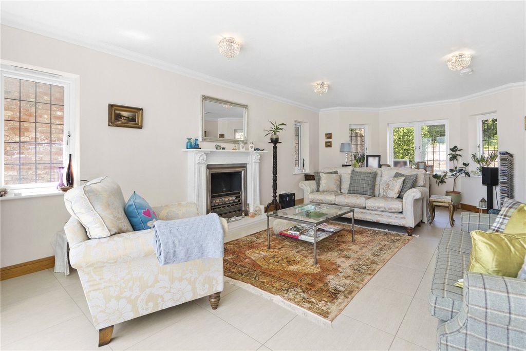 Property photo 2 of 47 Picture No. 85
