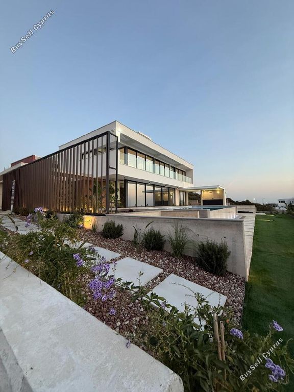 Property photo 3 of 24