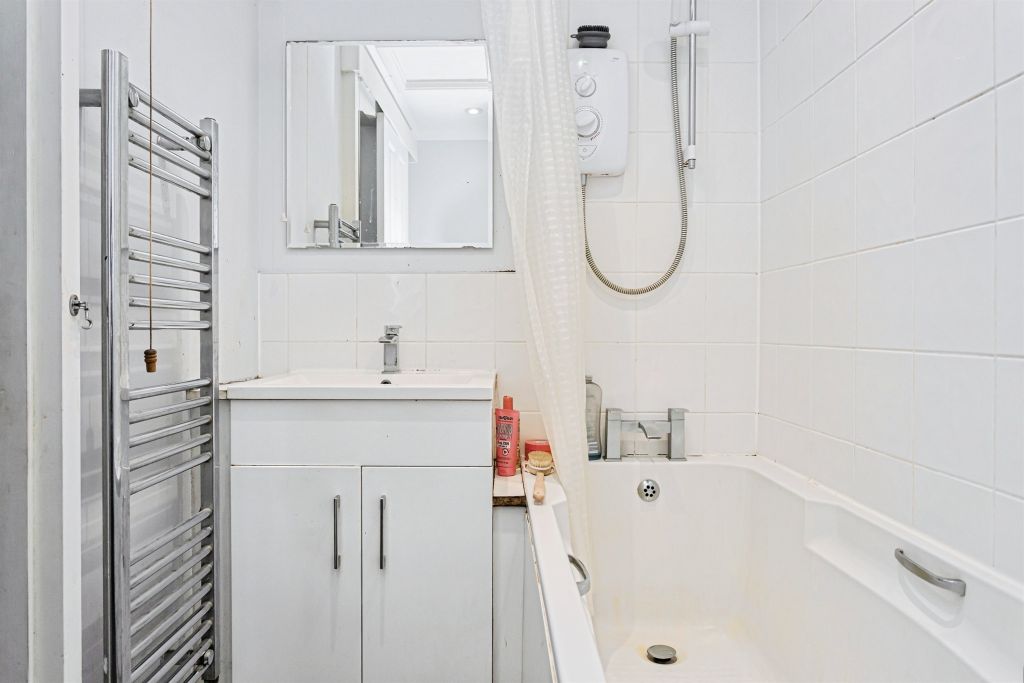 Property photo 3 of 25