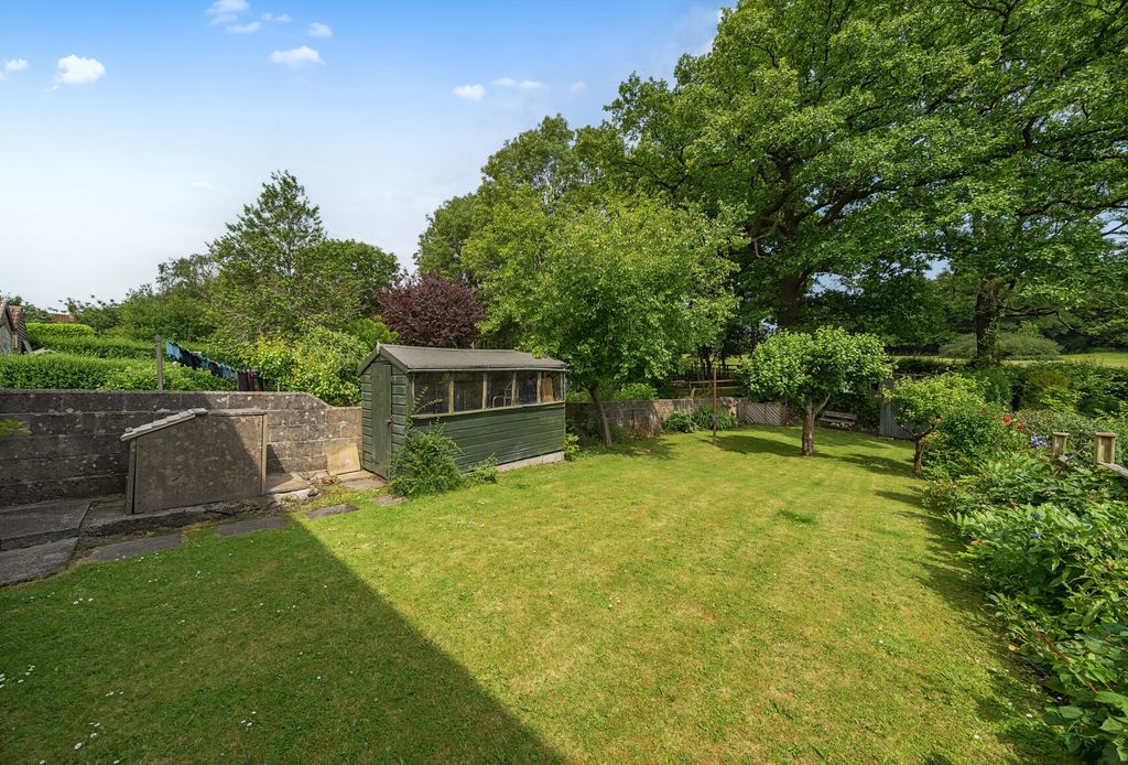 Property photo 2 of 24 1311606-1-684c3F5...