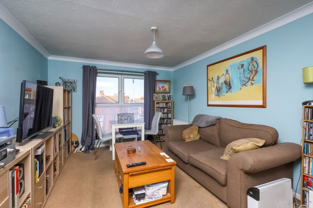Property photo 2 of 7
