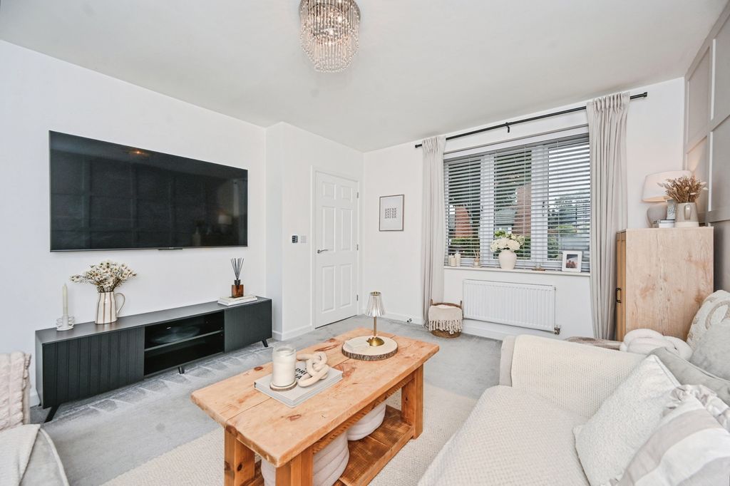 Property photo 2 of 17 Pbox-Img.Jpg