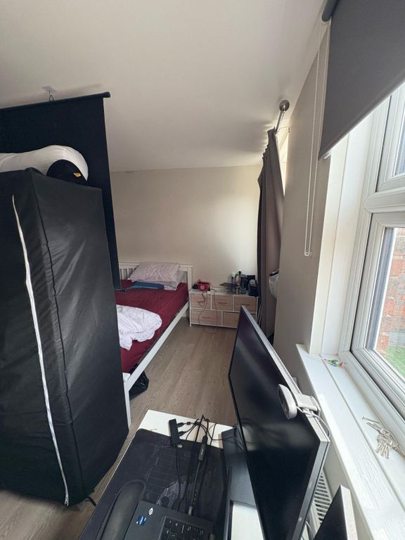 Property photo 1 of 4 42 Saltwell St