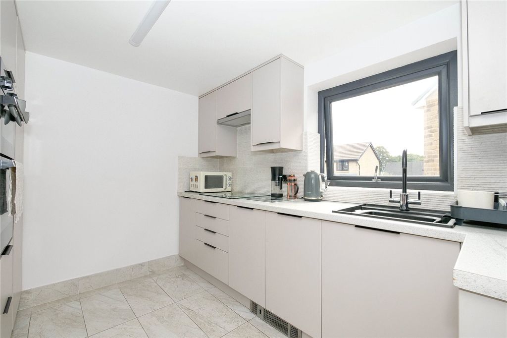 Property photo 3 of 13 Picture No. 10