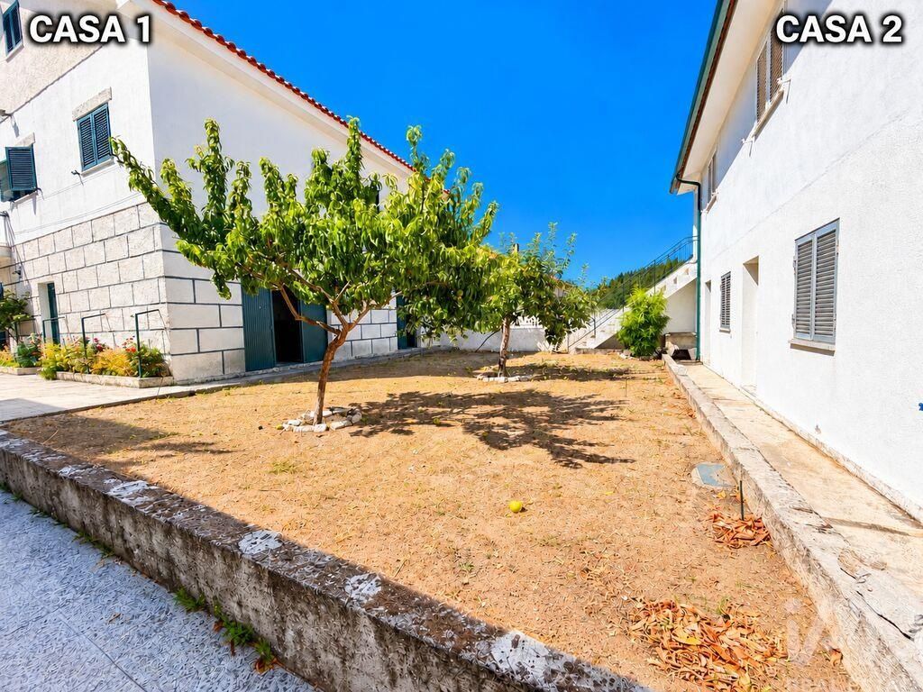 Property photo 2 of 40