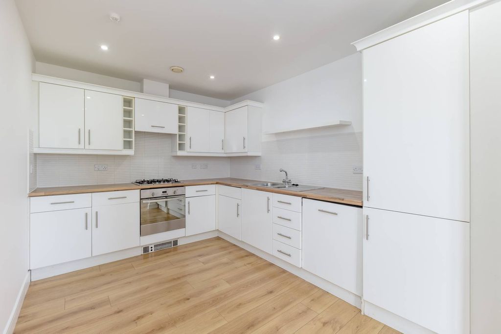 Property photo 3 of 26