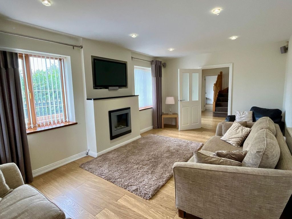 Property photo 3 of 33