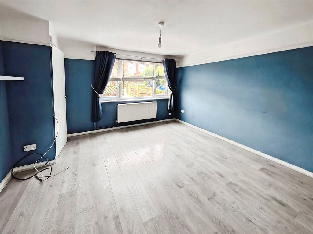 Property photo 2 of 9 Lounge