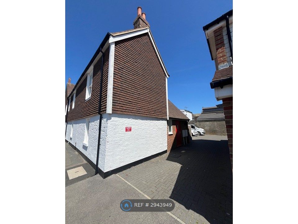 Property photo 2 of 33