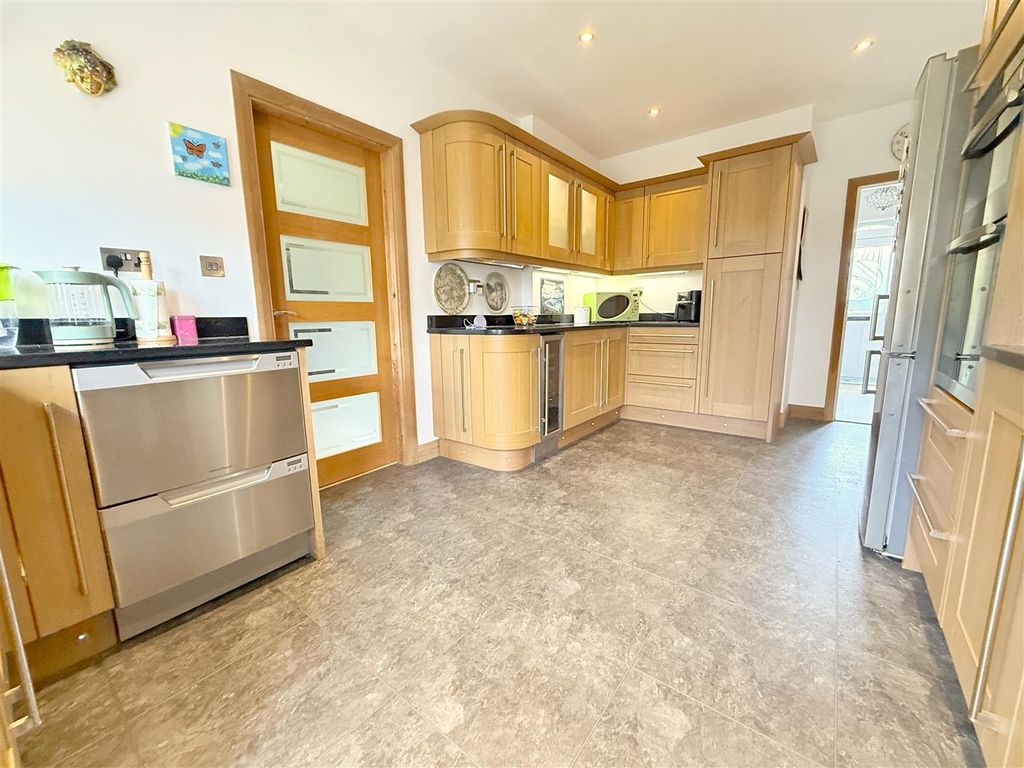 Property photo 3 of 22 Img_4939.Jpg