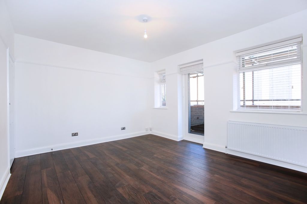 Property photo 2 of 7 Ph3_658092_2_Edited