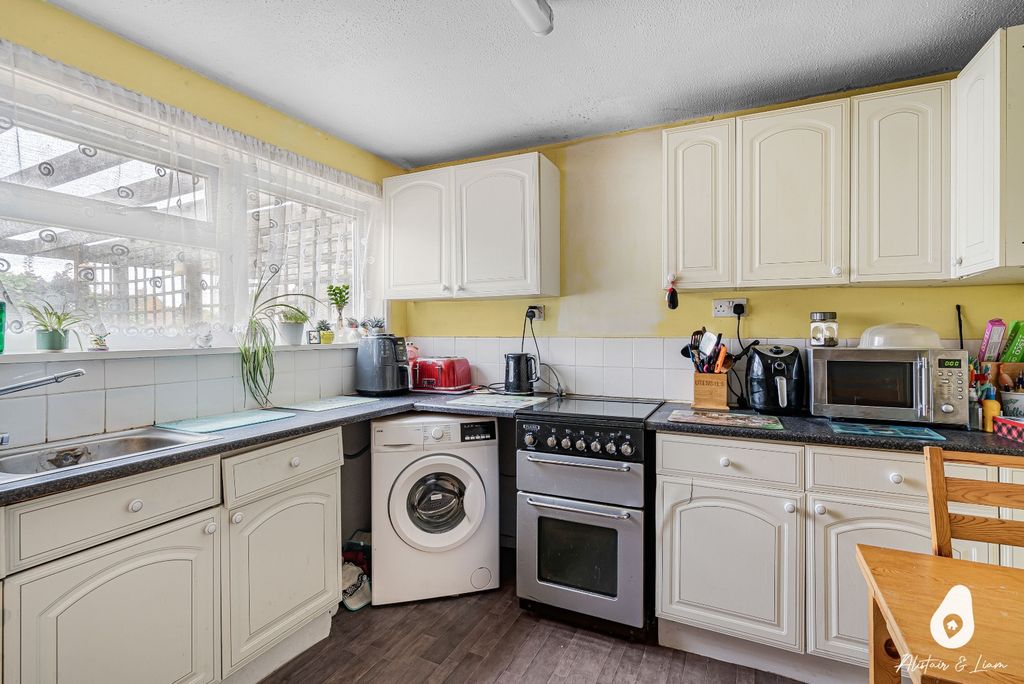 Property photo 3 of 18 5447034