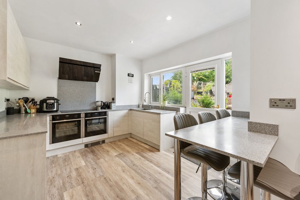 Property photo 2 of 63 4298184