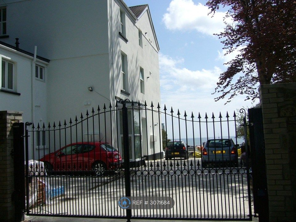 Property photo 1 of 9 Secure Parking