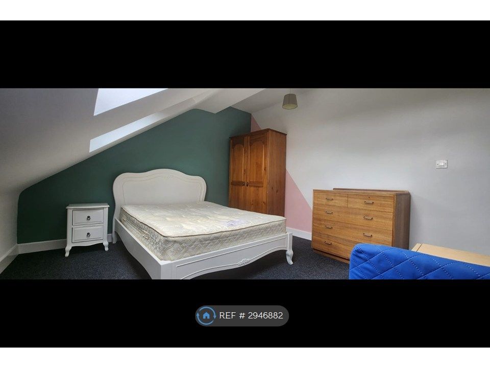 Property photo 2 of 28
