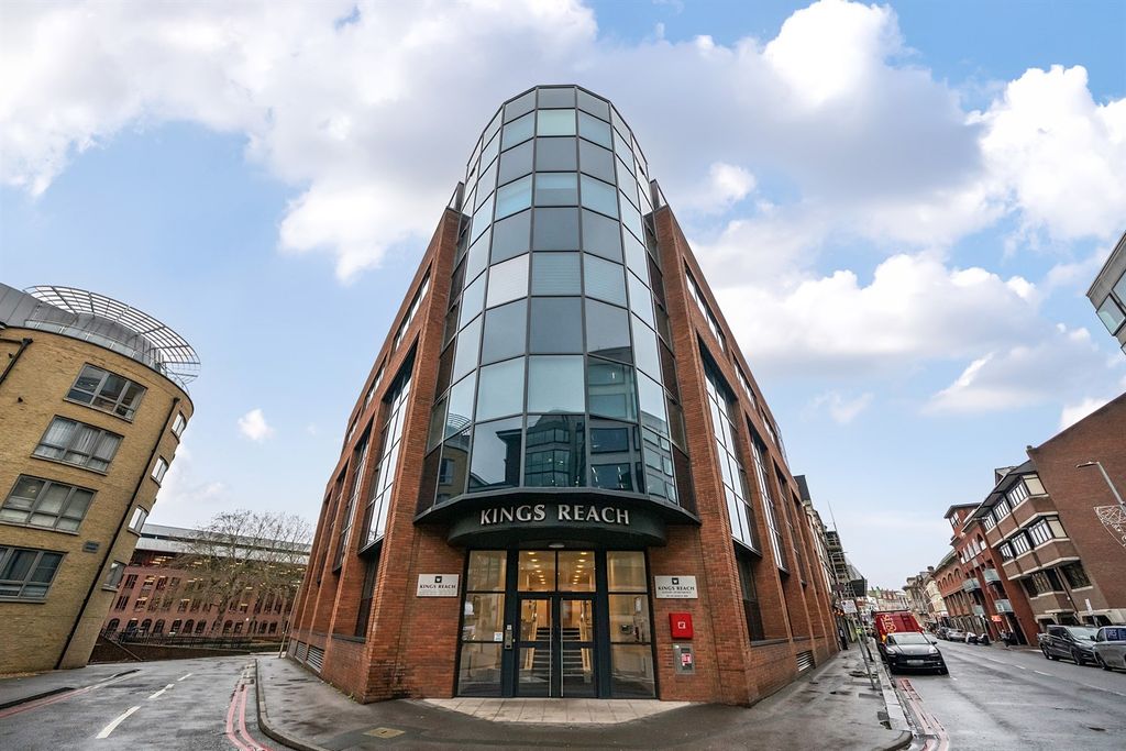 Property photo 1 of 9 (Main)