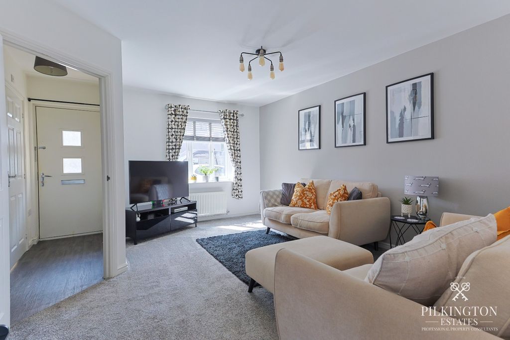 Property photo 2 of 18 5381833