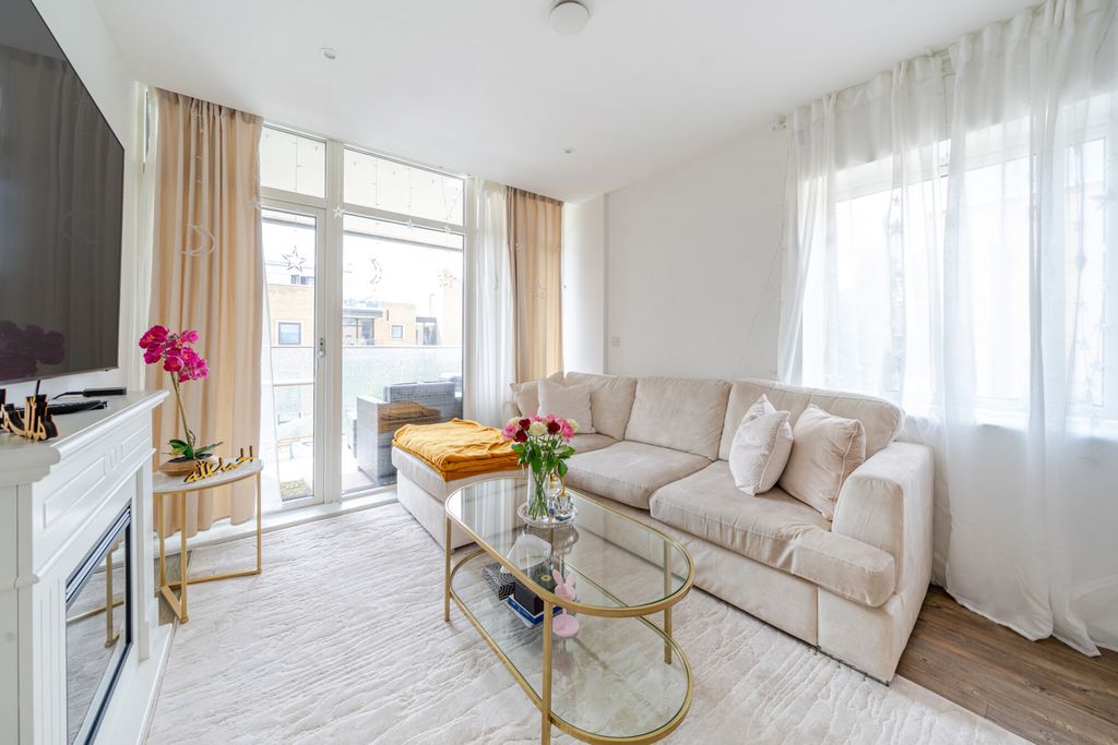 Property photo 3 of 15 1301674-3-6839Bd3...