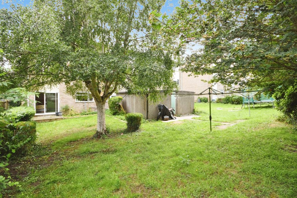 Property photo 3 of 18