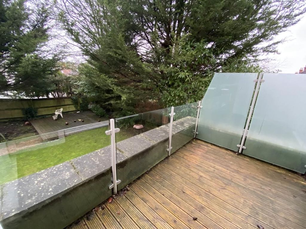 Property photo 3 of 7 Desire-Balc