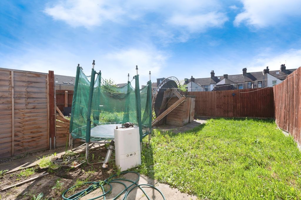 Property photo 2 of 17 Photo