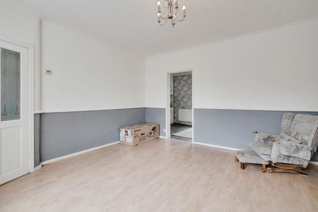 Property photo 3 of 21 Pbox-Img.Jpg