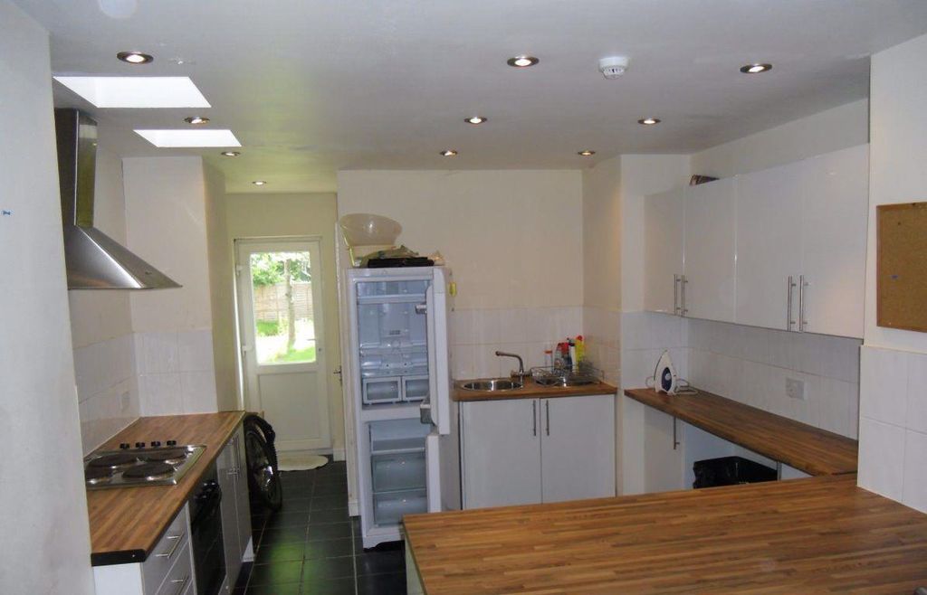 Property photo 2 of 8 Approach