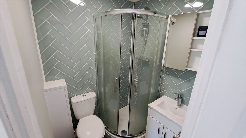 Property photo 2 of 11 Picture No. 25