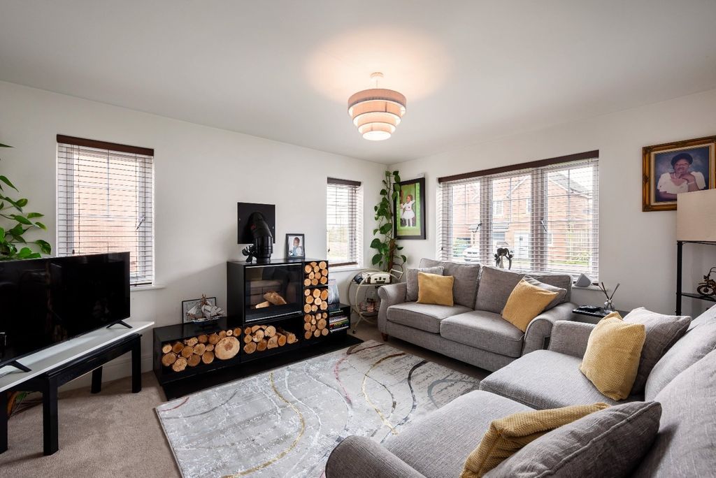 Property photo 3 of 18 Picture 3