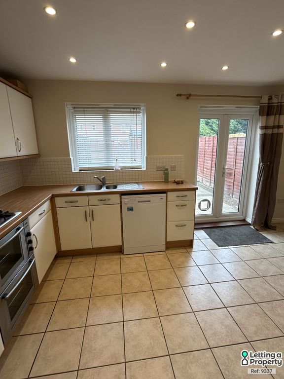 Property photo 2 of 21