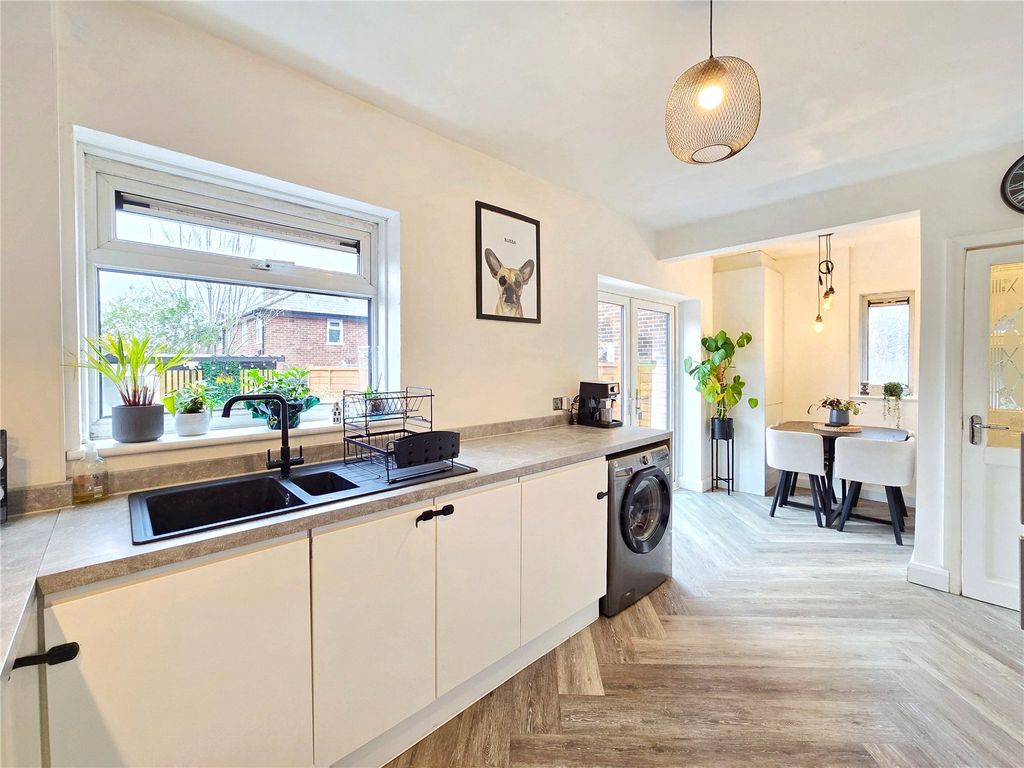 Property photo 2 of 17 Kitchen Dining Room
